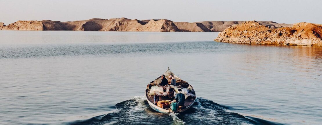 Voyage insolite avec excursion en barque sur le canal de Suez